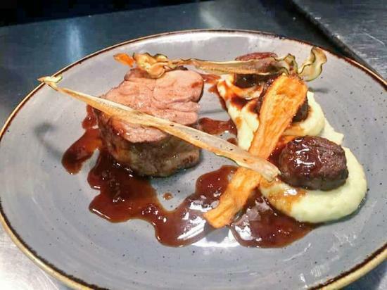 Courtyard Bar and Brasserie