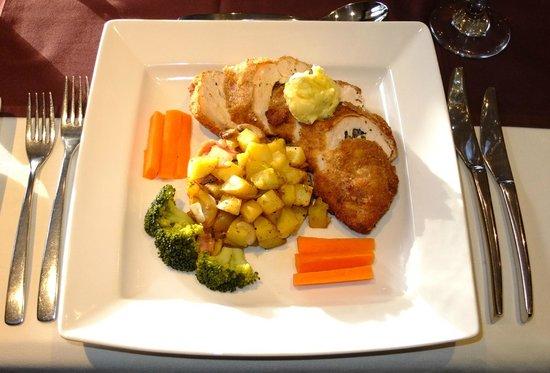 Golden Lion Bar and Restaurant