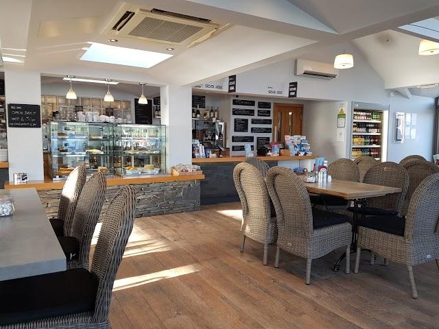 The Bluebird Cafe by the Lake