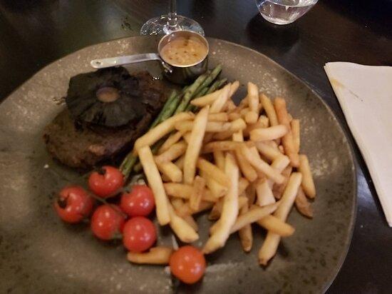 Walton's Bar & Grill