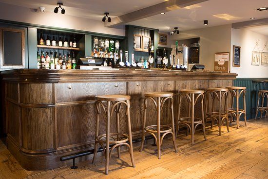 Crown and Cushion Appleby